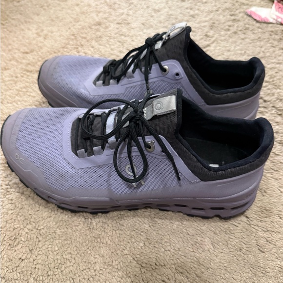 On Running Athletic Shoes in Light Purple and Black - Picture 3 of 3